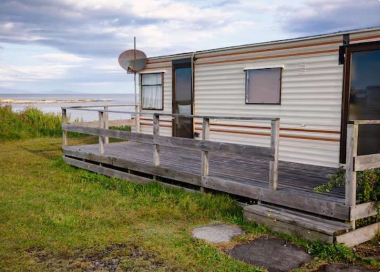 What Advanced Features Make Expandable Container Homes Perfect for Campers