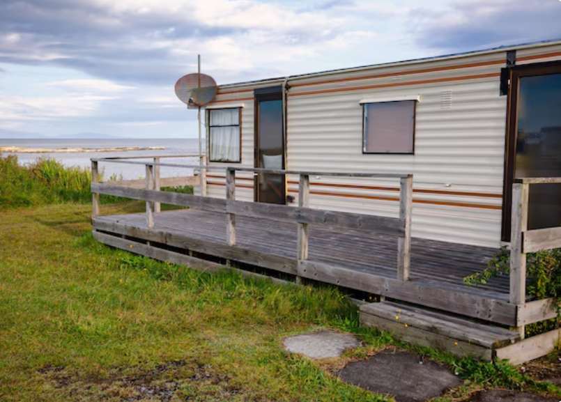 Why Integrated Office Containers with Toilets are Standard for Remote Projects